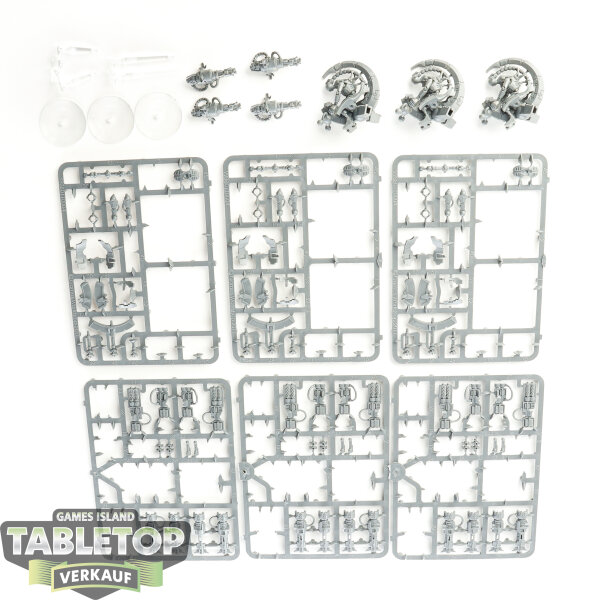 Necrons - 3 Tomb Blades - teilweise gebaut