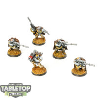 Space Marines - 5x Scout klassisch - teilweise bemalt