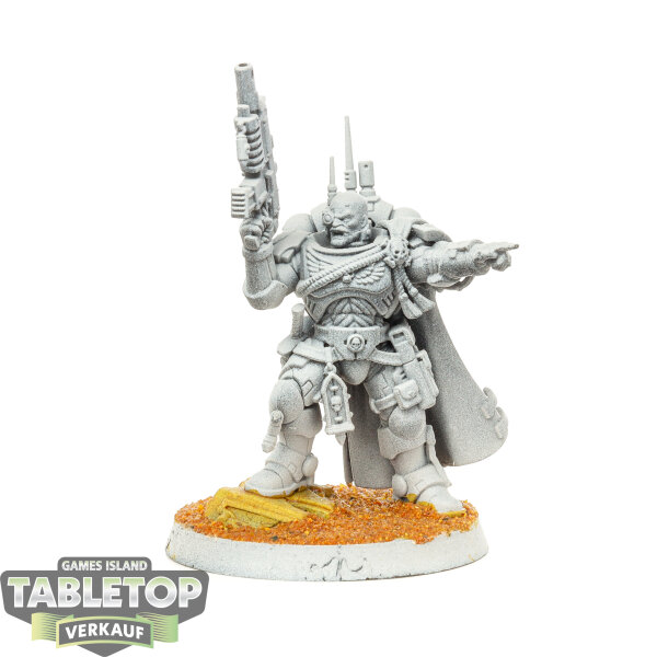 Space Marines - Captain in Phobos Armour - grundiert
