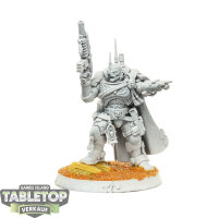Space Marines - Captain in Phobos Armour - grundiert