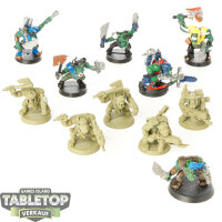 Orks - 11x Ork Boyz - teilweise bemalt