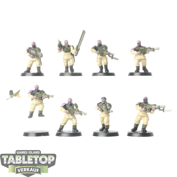 Astra Militarum - 8 x Cadian Shock Troops klassisch - bemalt