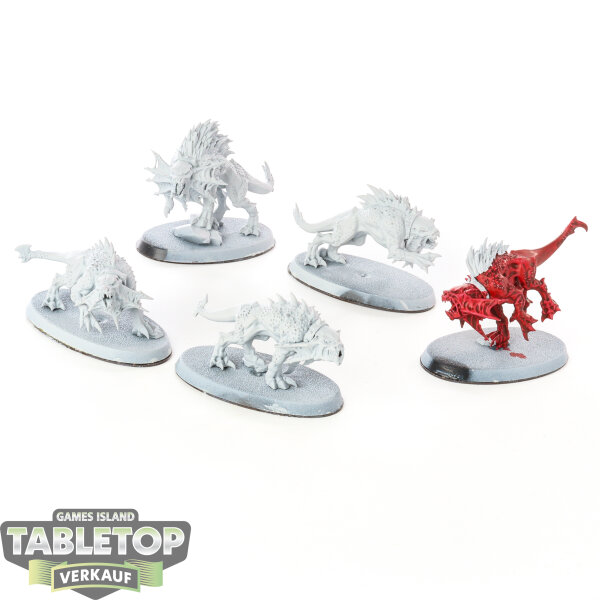 Blades of Khorne - 5 Flesh Hounds - grundiert