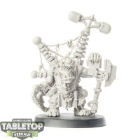Orks - Big Mek With Kustom Force Field - unbemalt