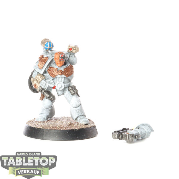 Space Marines - Apothecary klassisch - bemalt