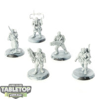 Astra Militarum - 5 Cadian Command Squad - grundiert