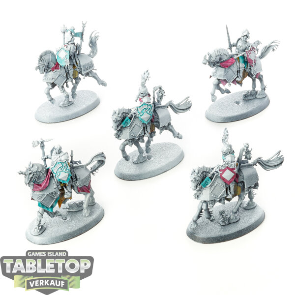 Cities of Sigmar - 5 Freeguild Cavaliers - teilweise bemalt