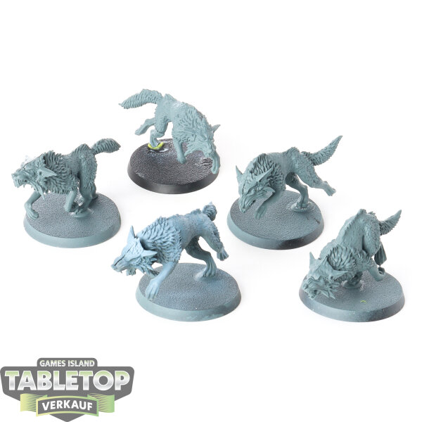 Space Wolves - 5x Fenrisian Wolves - grundiert