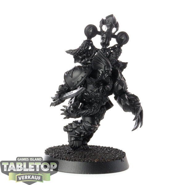Horus Heresy - Geigor Fell-hand - grundiert