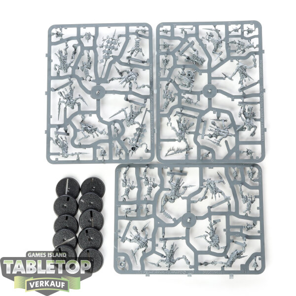 Orruk Warclans - 10 Hobgrot Slittaz - im Gussrahmen