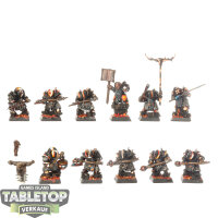Chaos Dwarfs - 11x Infernal Guard with Hand Weapons - bemalt
