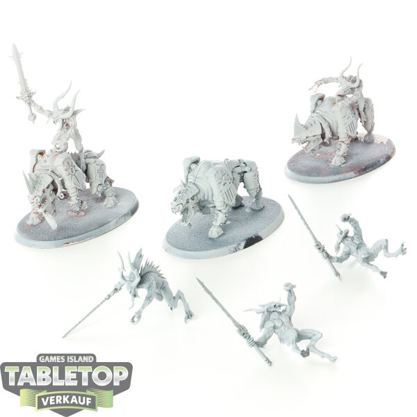 Blades of Khorne - 3x Bloodcrushers - teilweise bemalt