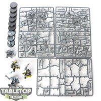 Orruk Warclans - 10 Ardboyz - teilweise bemalt