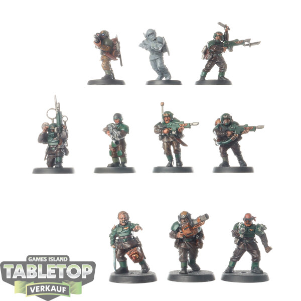 Astra Militarum - 10x Cadian Shock Troops - klassisch - teilweise bemalt