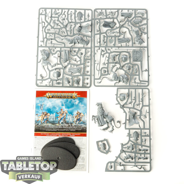 Stormcast Eternals - 3 Stormstrike Palladors - teilweise gebaut