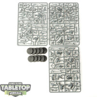 Orruk Warclans - 10 Ardboyz - im Gussrahmen