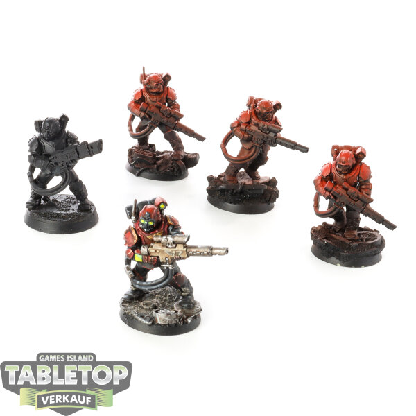 Astra Militarum - 5 Tempestus Scions - teilweise bemalt