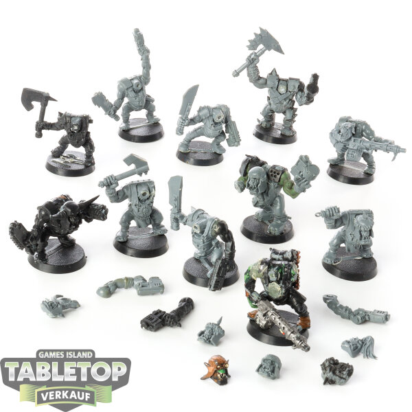 Orks - 11 Ork Boyz Klassisch/Classic - teilweise bemalt