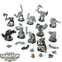 Orks - 11 Ork Boyz Klassisch/Classic - teilweise bemalt