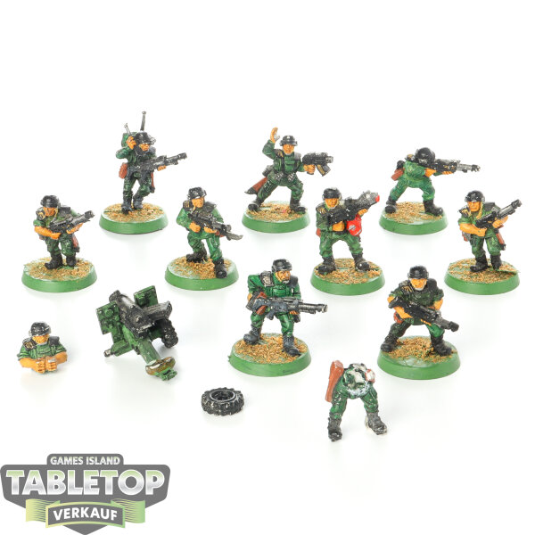 Astra Militarum - 10 Cadian Shock Troops classic (3th Edition) - bemalt