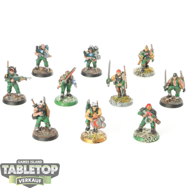 Astra Militarum - 10 Catachan Jungle Fighters - bemalt