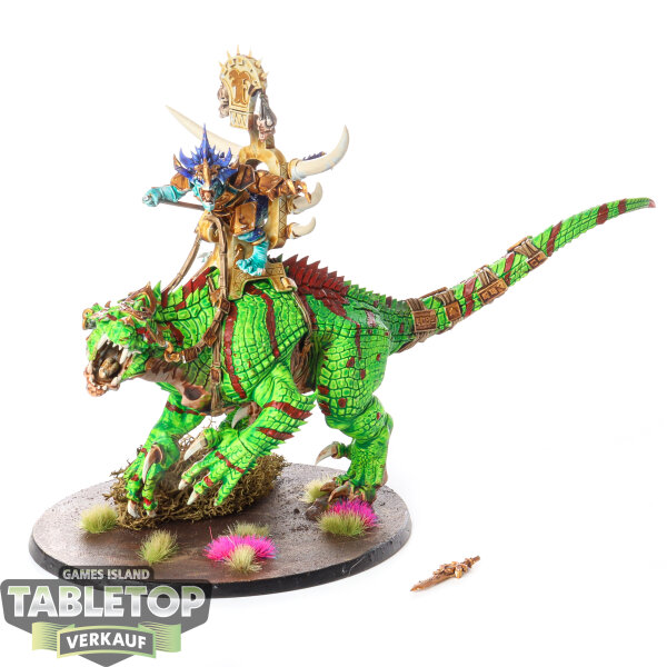 Seraphon - Saurus Oldblood on Carnosaur - bemalt