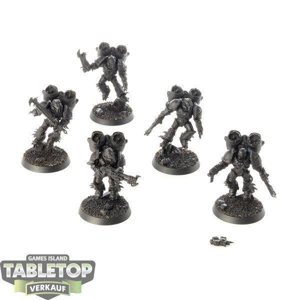 Chaos Space Marines - 5 x Raptors - grundiert