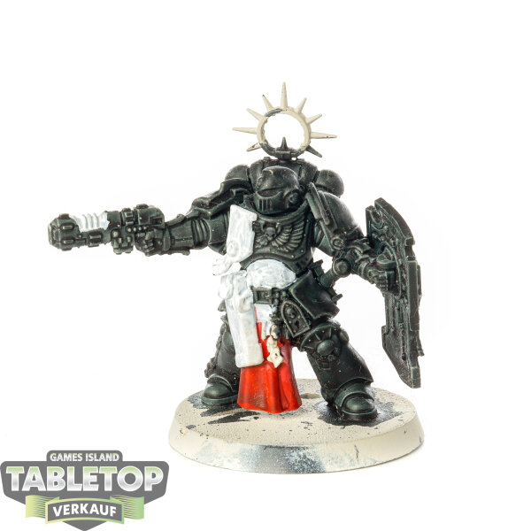Space Marines - Lieutenant with Storm Shield - teilweise bemalt