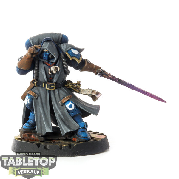 Ultramarines - Primaris Librarian in Phobos Armour - bemalt