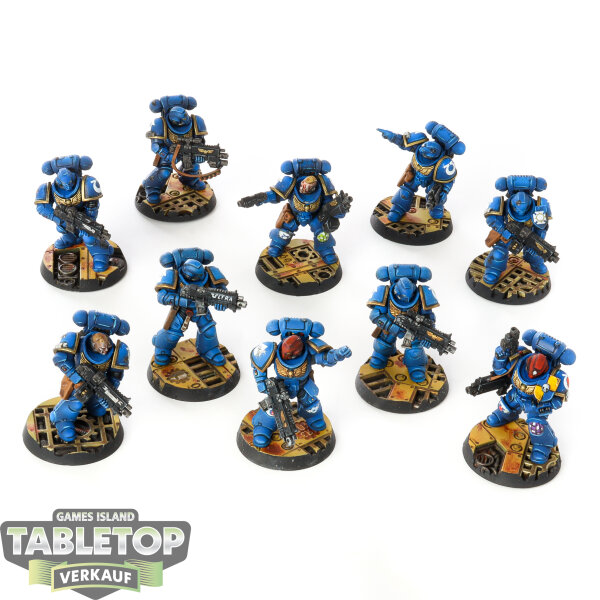 Ultramarines - 10 Intercessor Squad - bemalt