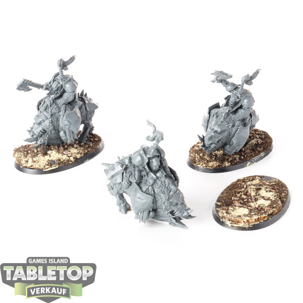 Orruk Warclans - 3 x Gore-gruntas - unbemalt