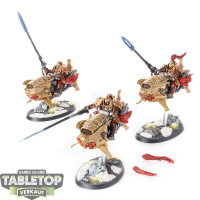 Adeptus Custodes - 3 x Vertus Praetors - bemalt