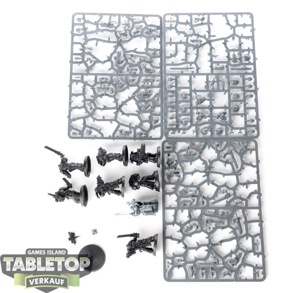 Black Templars - 8 Primaris Crusader Squad - teilweise bemalt