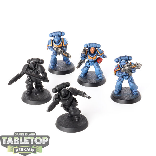 Ultramarines - 5 Intercessors - teilweise bemalt