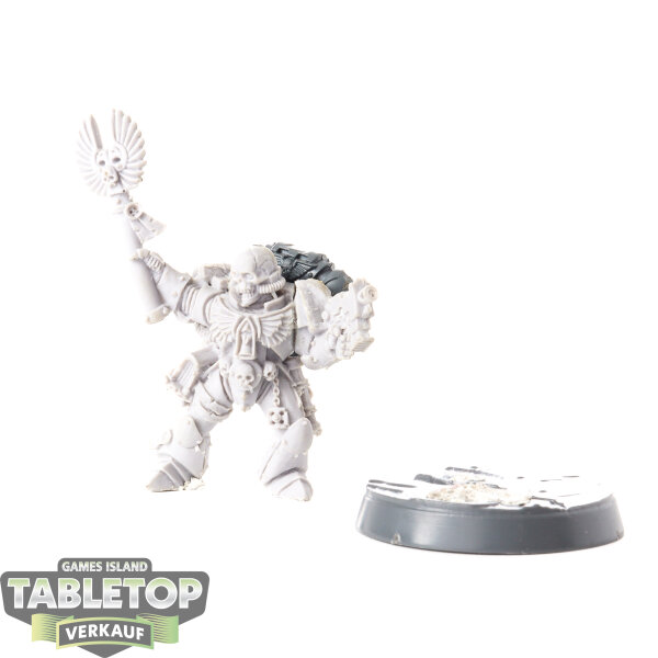 Space Marines - Chaplain with Skull Helmet - unbemalt