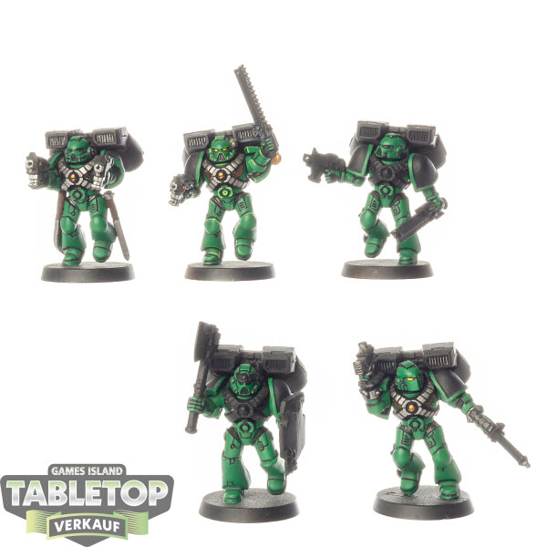 Space Marines - 5 Space Marine Assault Squad - grundiert