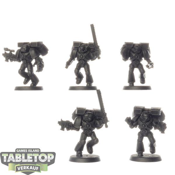 Space Marines - 5 Space Marine Assault Squad - grundiert