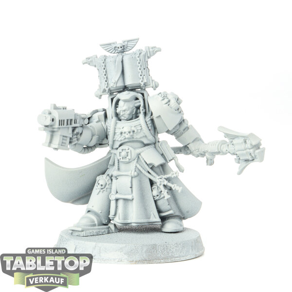 Space Marines - Librarian in Terminator Armour - grundiert