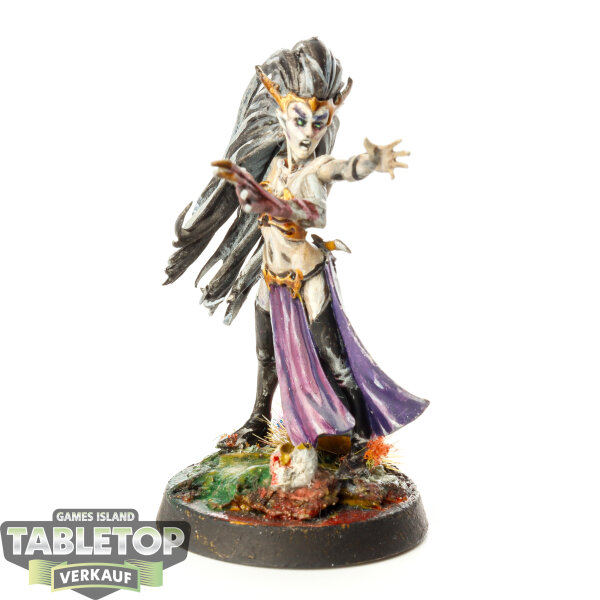 Cities of Sigmar - Sorceress - bemalt