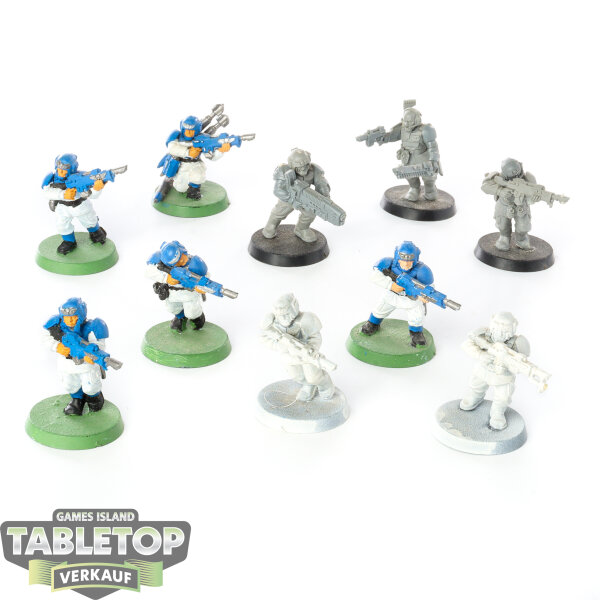 Astra Militarum - 10 Cadian Shock Troops (klassisch/classic) - teilweise bemalt
