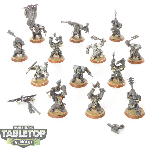Orruk Warclans - 13 Ardboyz - teilweise bemalt