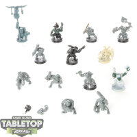 Orks - 13 Ork Boyz - teilweise bemalt