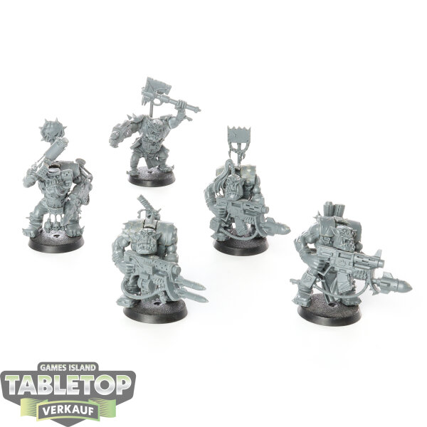 Orks - 5 Ork Nobz - unbemalt