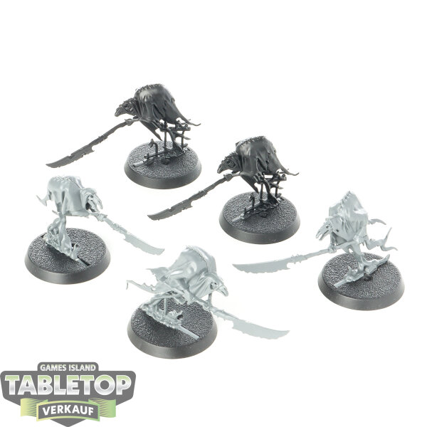 Nighthaunt - 5 Glaivewraith Stalkers - teilweise bemalt