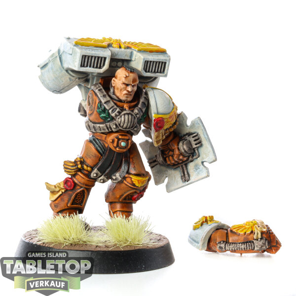 Space Marines - Captain with Jump Pack classic - bemalt