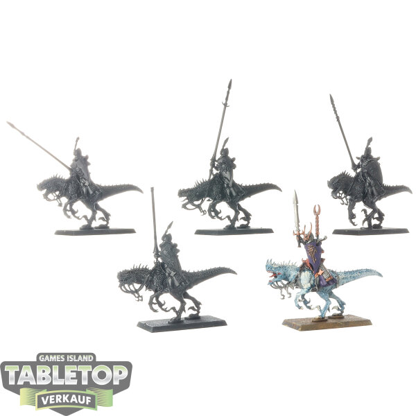 Dark Elves - 5 Drakespawn Knights - teilweise bemalt