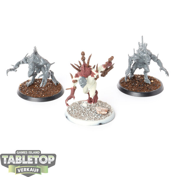 Flesh-eater Courts - 3x Crypt Haunter Courtier - teilweise bemalt