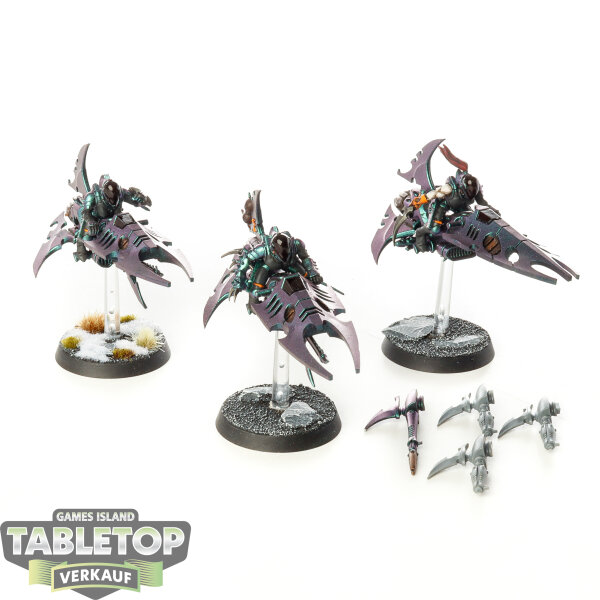 Drukhari - 3 x Reavers - teilweise bemalt