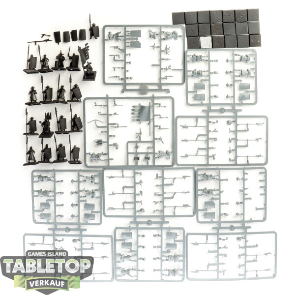Kingdom of Bretonnia - 36x Men-at-Arms - teilweise gebaut