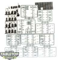 Kingdom of Bretonnia - 36x Men-at-Arms - teilweise gebaut